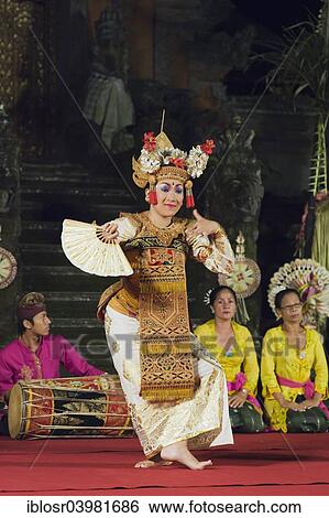 "Legong dance at Puri Saraswati Temple, Ubud, Bali, Indonesia, Asia" View Large Photo Image Stock Photograph - "Legong dance at Puri Saraswati Temple, Ubud, Bali, Indonesia, Asia". Fotosearch
