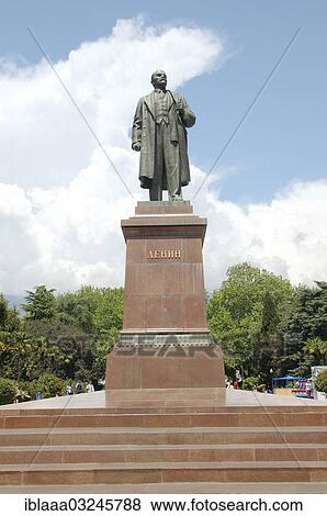 "Lenin monument, Yalta, Crimea, Ukraine, Europe" View Large Photo Image Stock Photo - "Lenin monument, Yalta, Crimea, Ukraine, Europe". Fotosearch