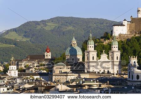 Stock Photo - "Links Glockenspiel, Nonnberg Abbey, Cathedral, historic town centre, view from Moenchsberg Mountain, Salzburg, Salzburg State, Austria, Europe". Fotosearch