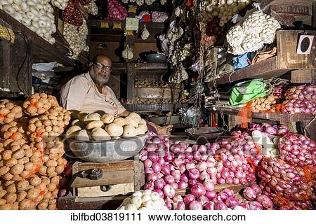 "Man selling potatoes and onions at Crawfort Market, Mumbai, Maharashtra, India, Asia" View Large Photo Image Stock Image - "Man selling potatoes and onions at Crawfort Market, Mumbai, Maharashtra, India, Asia". Fotosearch