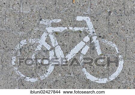 Marking Fahrrad Pfad Piktogramm Von A Fahrrad Auf Dass Road Bild Ibluni Fotosearch