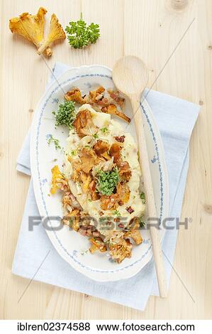"Mashed potatoes with bacon and onions, roasted chanterelles" View Large Photo Image Stock Photo - "Mashed potatoes with bacon and onions, roasted chanterelles". Fotosearch