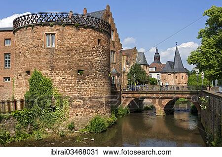 "Meliorsturm tower with Meliorshaus house on the western moat of the medieval fortifications, Muehltorbruecke bridge, Schlaghaus building, Budingen, Hesse, Germany, Europe" View Large Photo Image Stock Image - "Meliorsturm tower with Meliorshaus house on the western moat of the medieval fortifications, Muehltorbruecke bridge, Schlaghaus building, Budingen, Hesse, Germany, Europe". Fotosearch