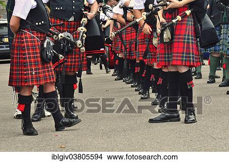 kilt and bagpipes