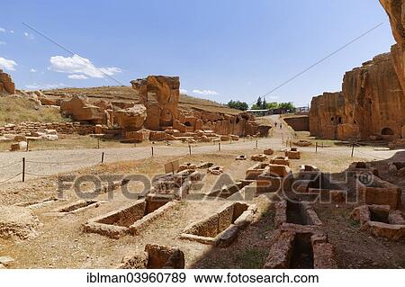Stock Photo - "Necropolis of the ancient Roman city of Dara, Daras or Anastasiupolis, Oguz, Mardin Province, Southeastern Anatolia Region, Anatolia, Turkey, Asia". Fotosearch