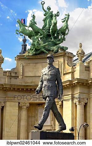 Picture - "Nef du Grand Palais with statue of Charles de Gaulle, Paris, France, Europe". Fotosearch