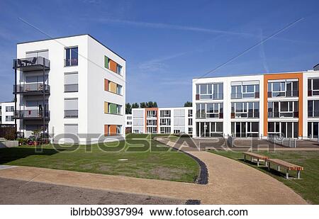 Picture - "Neue Gartenstadt Falkenberg housing estate, Bohnsdorf, Berlin, Germany, Europe". Fotosearch