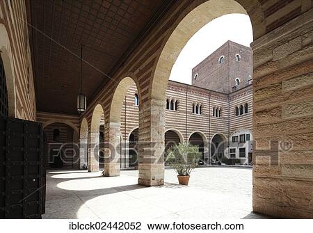 "Palazzo del Comune or Palazzo della Ragione, Verona, Veneto, Italy, Europe" View Large Photo Image Stock Image - "Palazzo del Comune or Palazzo della Ragione, Verona, Veneto, Italy, Europe". Fotosearch