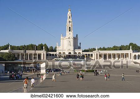Stock Image - Panoramic view of the Sanctuary of Our Lady of Fatima with the Chapel of the Apparitions, the Basilica of Our Lady of the Rosary and pilgrims, Fatima, Ourem, Santarem, Portugal, Europe. Fotosearch