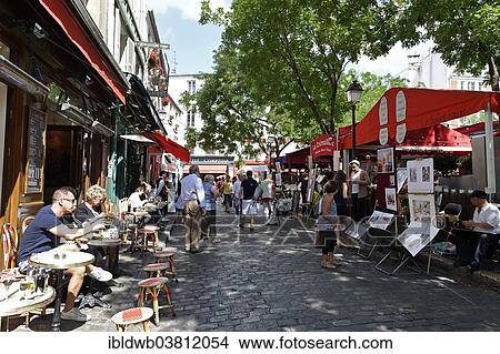 "People at the Place du Tertre, Montmartre, 18th Arrondissement, Paris, France, Europe" View Large Photo Image Picture - "People at the Place du Tertre, Montmartre, 18th Arrondissement, Paris, France, Europe". Fotosearch