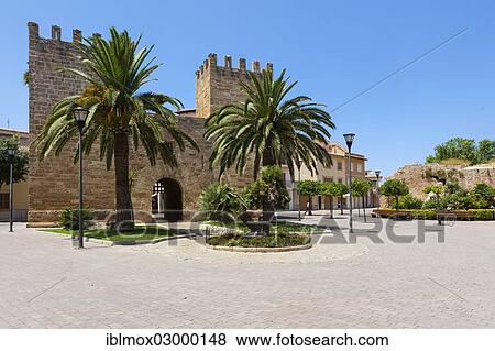 "Porta de Moll city gate, Porta de Xara, Alcudia, Alcudia, Majorca, Balearic Islands, Spain, Europe" View Large Photo Image Stock Photo - "Porta de Moll city gate, Porta de Xara, Alcudia, Alcudia, Majorca, Balearic Islands, Spain, Europe". Fotosearch