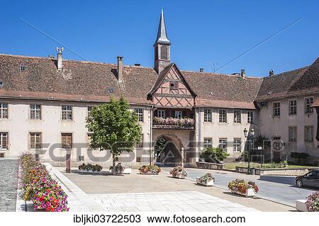 "Porte du Milieu gate and the Ecole Hohenbourg school, Rosheim, Departement Bas-Rhin, Alsace, France, Europe" View Large Photo Image Stock Image - "Porte du Milieu gate and the Ecole Hohenbourg school, Rosheim, Departement Bas-Rhin, Alsace, France, Europe". Fotosearch