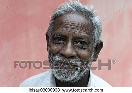 Stock Photo - "Portrait of an old Tamil man with a gray beard, Dalhousie, am Maskeliya Reservoir, Zentrales Hochland, Sri Lanka, Asia". Fotosearch