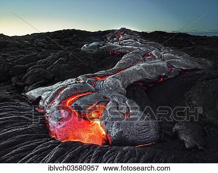 Pue U E Aœe A Or Puu Oo Volcano Volcanic Eruption Lava Red Hot Lava Flow Hawaie I Volcanoes Nationalpark Usa Hawaii United States North America Stock Photo Iblvch Fotosearch