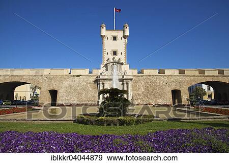 "Puerta de Tierra gate at Plaza de la Constitucion, Cadiz, Costa de la Luz, Andalusia, Spain, Europe" View Large Photo Image Stock Photo - "Puerta de Tierra gate at Plaza de la Constitucion, Cadiz, Costa de la Luz, Andalusia, Spain, Europe". Fotosearch