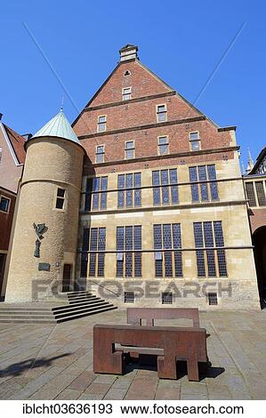 Stock Image - "Rathaus des Westfaelischen Friedens town hall with stair turret, Munster, Munsterland, Nordrhein-Westfalen, Germany, Europe". Fotosearch