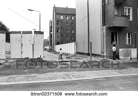 "Remains of the Berlin Wall, strip of the Berlin Wall Heidelberger Strasse road between Neukoelln and Treptow, Berlin, Germany, Europe" View Large Photo Image Stock Photo - "Remains of the Berlin Wall, strip of the Berlin Wall Heidelberger Strasse road between Neukoelln and Treptow, Berlin, Germany, Europe". Fotosearch