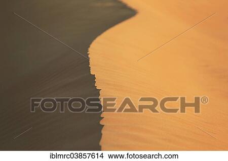 "Ridge of a sand dune, Rub' al Khali desert, United Arab Emirates, Asia" View Large Photo Image Picture - "Ridge of a sand dune, Rub' al Khali desert, United Arab Emirates, Asia". Fotosearch