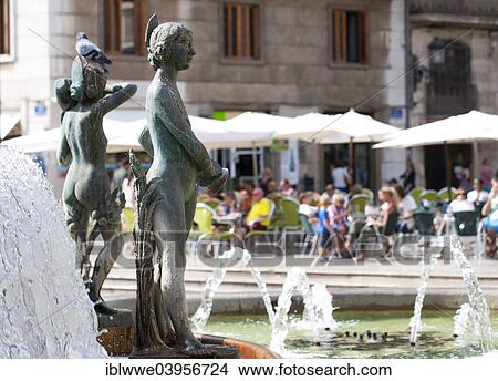 "Riu Turia fountain, Plaza de la Virgen, Valencia, Spain, Europe" View Large Photo Image Picture - "Riu Turia fountain, Plaza de la Virgen, Valencia, Spain, Europe". Fotosearch