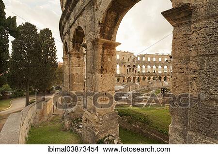 Picture - "Roman amphitheatre, Pula, Istria, Croatia, Europe". Fotosearch