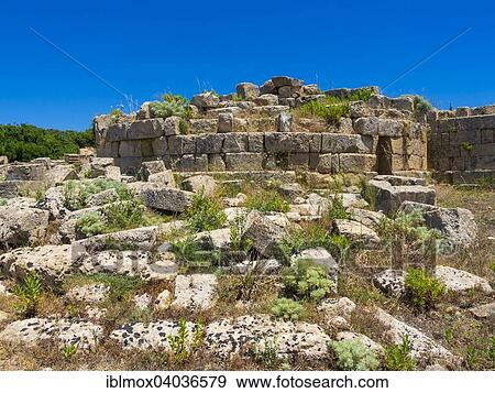 Stock Photo - "Ruins of the Temple of Hera, Temple C and G of Zeus' wife Hera or Juno, Selinunte, Marinella, Sicily, Italy, Europe". Fotosearch