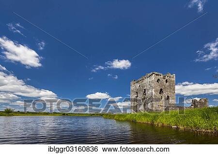 "Ruins of Threave Castle on the River Dee, bei Castle Douglas, Dumfries and Galloway, Scotland, United Kingdom, Europe" View Large Photo Image Stock Photograph - "Ruins of Threave Castle on the River Dee, bei Castle Douglas, Dumfries and Galloway, Scotland, United Kingdom, Europe". Fotosearch