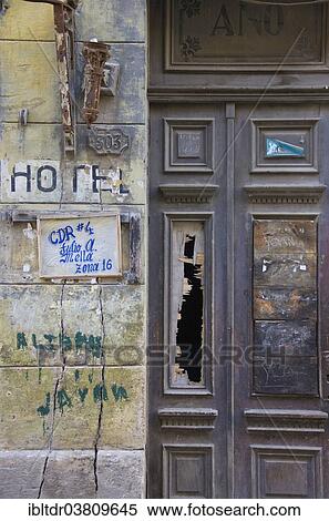 Stock Photography - "Rundown facade, Old Havana, Havana, Cuba, North America". Fotosearch