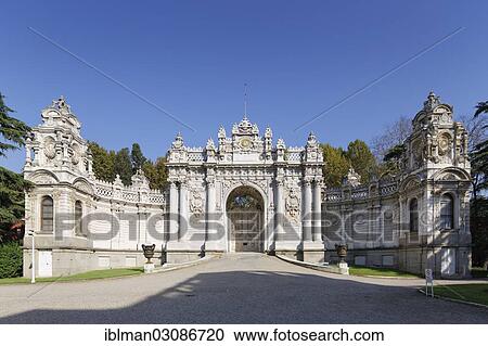 "Saltanat Kapisi, Gate of the Sultan, ceremonial gate of Dolmabahce Palace, Dolmabahce Sarayi, Besiktas, Istanbul, European side, Istanbul Province, Turkey, European side, Europe" View Large Photo Image Stock Image - "Saltanat Kapisi, Gate of the Sultan, ceremonial gate of Dolmabahce Palace, Dolmabahce Sarayi, Besiktas, Istanbul, European side, Istanbul Province, Turkey, European side, Europe". Fotosearch