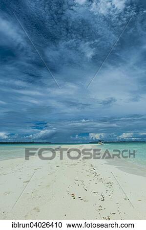 "Sand strip at low tide, Rock Islands, Palau, Oceania" View Large Photo Image Stock Image - "Sand strip at low tide, Rock Islands, Palau, Oceania". Fotosearch