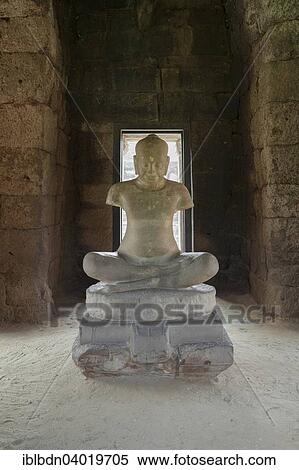 Stock Photography - "Sandstone copy, statue of King Jayavarman VII, main sanctuary, Prasat Hin Phimai temple, Geschichtspark Phimai, Thailand, Asia". Fotosearch