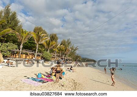 Picture - "Sandy beach, holiday-makers, L'Hermitage, Saint-Gilles-les-Bains, Indian Ocean, Reunion". Fotosearch