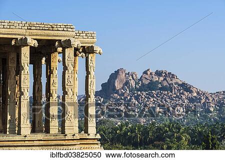 Stock Image - "Sasivekalu Ganesha Temple on Hemakuta Hill, ruined city of Vijayanagara, UNESCO World Heritage Site, Hampi, Karnataka, India, Asia". Fotosearch