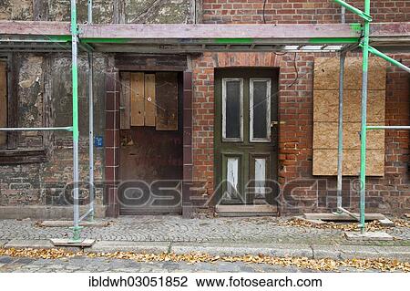 "Scaffolding in front of an old house, Harz, Quedlinburg, Saxony-Anhalt, Germany, Europe" View Large Photo Image Stock Image - "Scaffolding in front of an old house, Harz, Quedlinburg, Saxony-Anhalt, Germany, Europe". Fotosearch