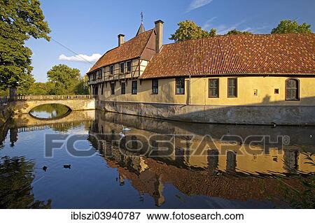 "Schloss Burgsteinfurt castle, Burgsteinfurt, Steinfurt, Munsterland, North Rhine-Westphalia, Germany, Europe" View Large Photo Image Stock Photo - "Schloss Burgsteinfurt castle, Burgsteinfurt, Steinfurt, Munsterland, North Rhine-Westphalia, Germany, Europe". Fotosearch