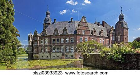 Stock Image - "Schloss Darfeld, moated castle, Rosendahl, Munsterland, North Rhine-Westphalia, Germany, Europe". Fotosearch