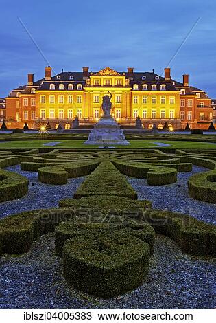 "Schloss Nordkirchen palace with castle gardens, Nordkirchen, Munsterland, North Rhine-Westphalia, Germany, Europe" View Large Photo Image Stock Image - "Schloss Nordkirchen palace with castle gardens, Nordkirchen, Munsterland, North Rhine-Westphalia, Germany, Europe". Fotosearch