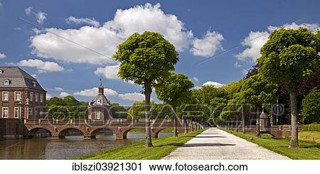 "Schloss Nordkirchen Palace with Schlosspark or Palace Gardens, Nordkirchen, Westmunsterland, Munsterland, North Rhine-Westphalia, Germany, Europe" View Large Photo Image Stock Image - "Schloss Nordkirchen Palace with Schlosspark or Palace Gardens, Nordkirchen, Westmunsterland, Munsterland, North Rhine-Westphalia, Germany, Europe". Fotosearch
