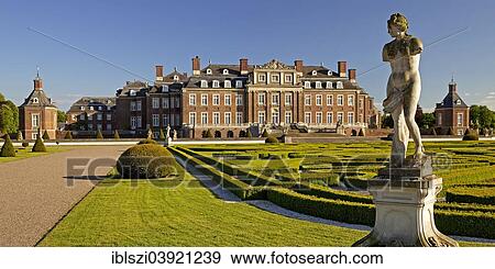 "Schloss Nordkirchen Palace with Schlosspark or Palace Gardens, Nordkirchen, Westmunsterland, Munsterland, North Rhine-Westphalia, Germany, Europe" View Large Photo Image Stock Photo - "Schloss Nordkirchen Palace with Schlosspark or Palace Gardens, Nordkirchen, Westmunsterland, Munsterland, North Rhine-Westphalia, Germany, Europe". Fotosearch