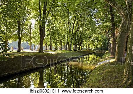 "Schlosspark or Palace Gardens, Schloss Nordkirchen Palace, Nordkirchen, Westmunsterland, Munsterland, North Rhine-Westphalia, Germany, Europe" View Large Photo Image Stock Image - "Schlosspark or Palace Gardens, Schloss Nordkirchen Palace, Nordkirchen, Westmunsterland, Munsterland, North Rhine-Westphalia, Germany, Europe". Fotosearch