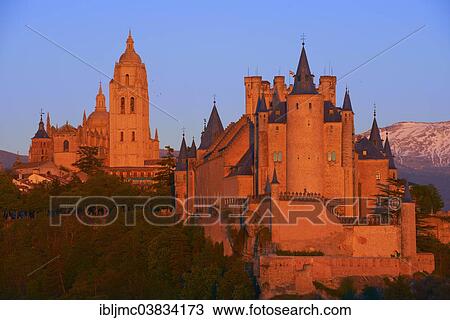 "Segovia Cathedral and Alcazar fortress, at sunset, Segovia, Castile and Leon, Spain, Europe" View Large Photo Image Stock Image - "Segovia Cathedral and Alcazar fortress, at sunset, Segovia, Castile and Leon, Spain, Europe". Fotosearch