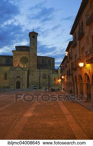 "Siguenza Cathedral, main square at dusk, Plaza Mayor, Siguenza, Guadalajara province, Spain, Europe" View Large Photo Image Stock Photography - "Siguenza Cathedral, main square at dusk, Plaza Mayor, Siguenza, Guadalajara province, Spain, Europe". Fotosearch