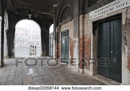 "Sotoportego de la Fabriche Nove, Grand Canal in the fog, Rialto Bridge, Venice, Venezia, Veneto, Italy, Europe" View Large Photo Image Picture - "Sotoportego de la Fabriche Nove, Grand Canal in the fog, Rialto Bridge, Venice, Venezia, Veneto, Italy, Europe". Fotosearch