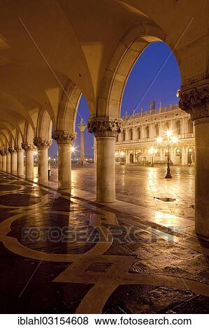Stock Photo - "St. Mark's Square at night, Venice, Venezien, Italy, Europe". Fotosearch