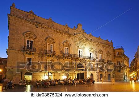 "Stately houses in the historic town centre, Ortygia, Syracuse, Province of Syracuse, Sicily, Italy, Europe" View Large Photo Image Picture - "Stately houses in the historic town centre, Ortygia, Syracuse, Province of Syracuse, Sicily, Italy, Europe". Fotosearch