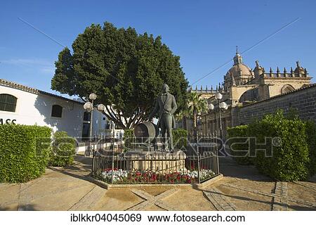 "Statue, Manuel Maria Gonzalez, founder of the Sherry bodegas Gonzalez Bypass and Tio Pepe, the Cathedral at the back, Jerez del la Frontera, Andalusia, Spain, Europe" View Large Photo Image Stock Photo - "Statue, Manuel Maria Gonzalez, founder of the Sherry bodegas Gonzalez Bypass and Tio Pepe, the Cathedral at the back, Jerez del la Frontera, Andalusia, Spain, Europe". Fotosearch