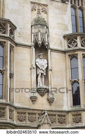 Stock Image - "Statue of King Henry VIII at King's College, Cambridge, England, United Kingdom, Europe". Fotosearch