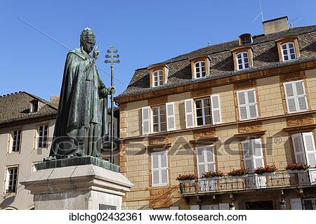 "Statue of Pope Urban V in the town of Mende, Gevaudan, Margeride, Lozere, Languedoc-Roussillon, France, Europe" View Large Photo Image Stock Image - "Statue of Pope Urban V in the town of Mende, Gevaudan, Margeride, Lozere, Languedoc-Roussillon, France, Europe". Fotosearch