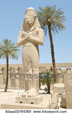 Stock Photo - "Statue of Ramses II with his daughter Meritamen, Karnak Temple Complex, UNESCO World Heritage site, Thebes, Luxor, Luxor Governorate, Egypt, Africa". Fotosearch