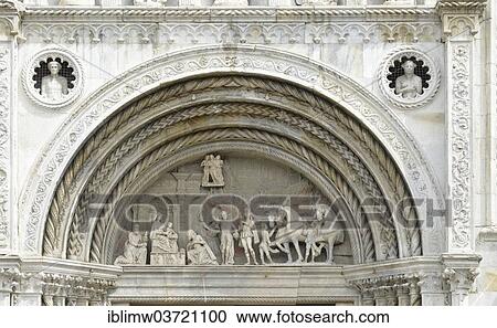 Stock Image - "Statues above the entrance portal, detail, west facade of Como Cathedral, Cathedral of Santa Maria Maggiore, Como, Lombardy, Italy, Europe". Fotosearch
