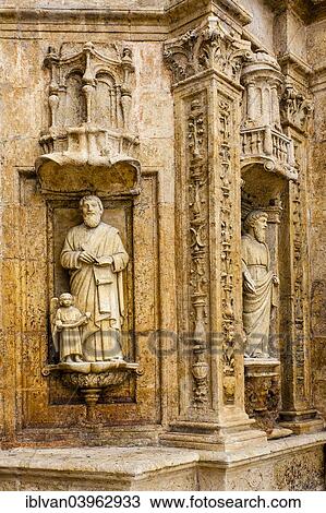 "Statues, Basilica Cathedral of Santa Maria la Menor, 1512, architect Alonso Rodriguez, Unesco World Heritage Site Zona Colonial, Santo Domingo City, Dominican Republic, North America" View Large Photo Image Stock Image - "Statues, Basilica Cathedral of Santa Maria la Menor, 1512, architect Alonso Rodriguez, Unesco World Heritage Site Zona Colonial, Santo Domingo City, Dominican Republic, North America". Fotosearch